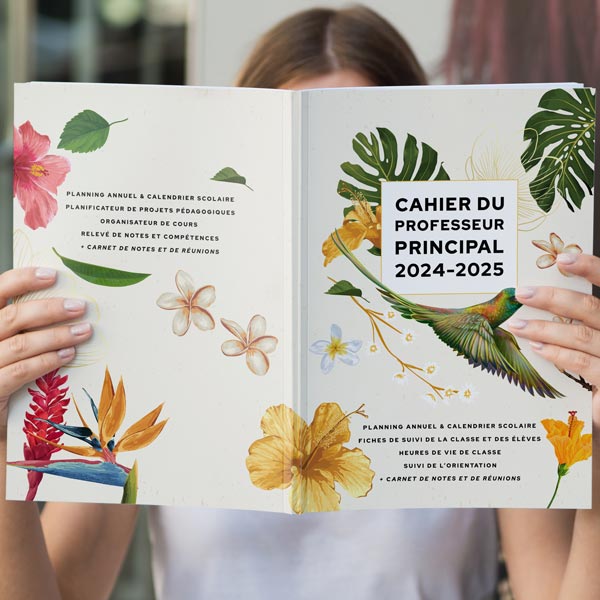 //www.agenda-enseignant.fr/wp-content/uploads/2024/08/cahier-2024-2025-prof-principal-photo-02.jpg