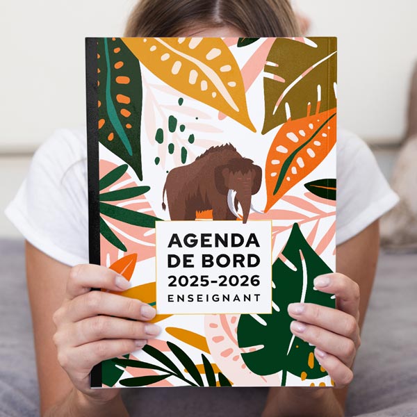 //www.agenda-enseignant.fr/wp-content/uploads/2025/04/agenda-2025-2026-enseignant-photo-01.jpg