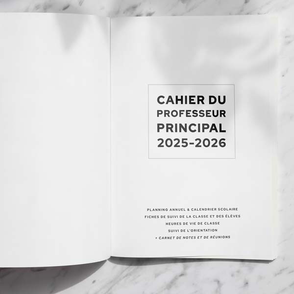 //www.agenda-enseignant.fr/wp-content/uploads/2025/05/cahier-2025-2026-prof-principal-photo-04.jpg