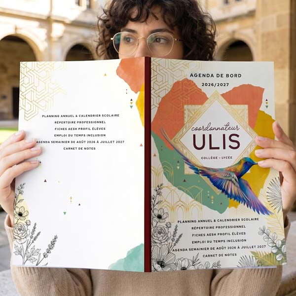 //www.agenda-enseignant.fr/wp-content/uploads/2026/05/agenda-2026-2027-coordonnateur-ulis-photo-02.jpg